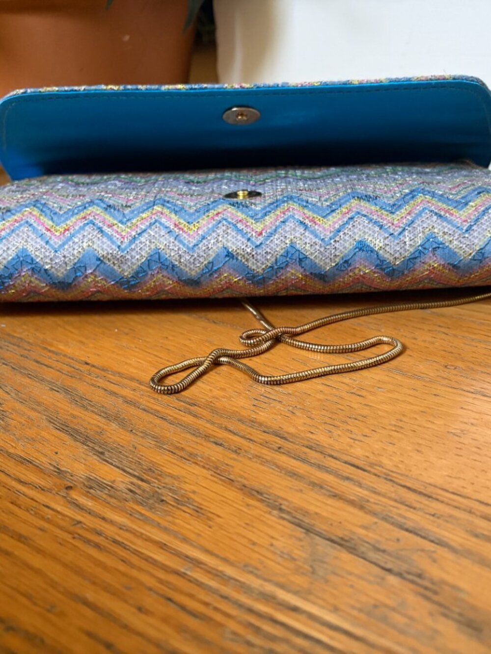 Franchi Straw Clutch Crossbody bag with Metal Rope Strap - Picture 2 of 10